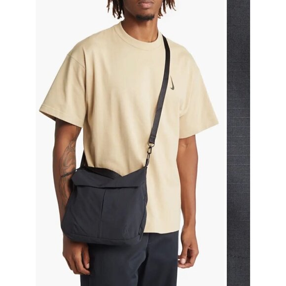 Nike Men Tech Pack Unlined Vest, Gray/Black, Size S Like New - Picture 3 of 13